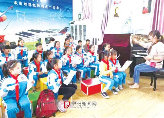 2020励志歌曲排行_福州女教师演唱原创励志歌曲,为武汉加油！